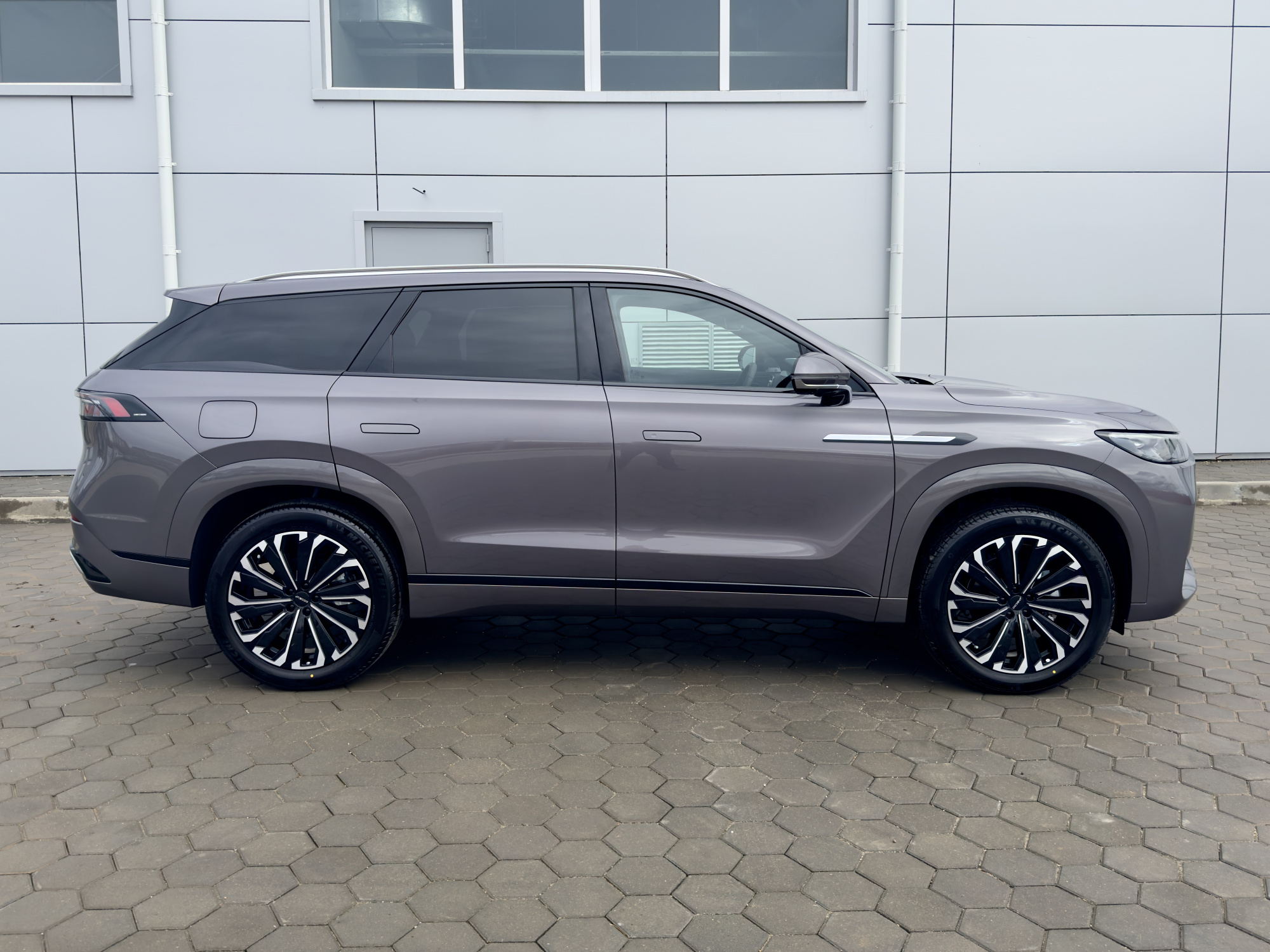 Jaecoo J8 2.0T DCT AWD Supreme (2024 год) 2025 год 
